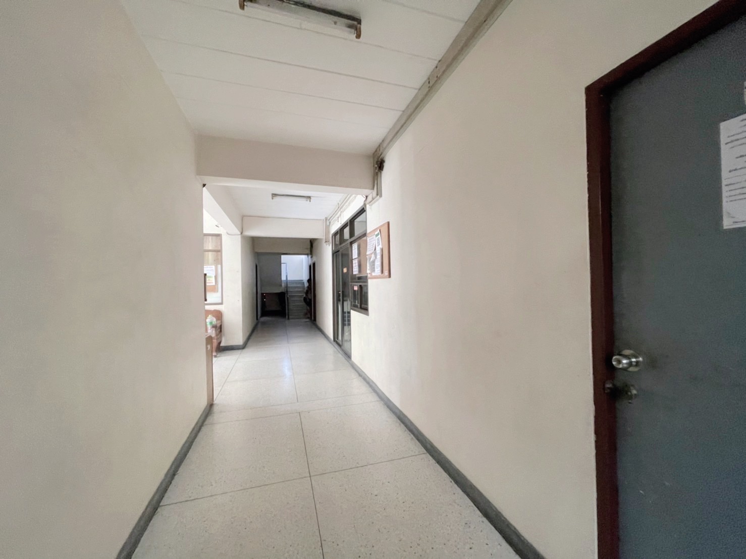อพาร์ทเม้นท์ 5 ชั้น 46 ห้อง ใกล้รถไฟฟ้า MRTหัวหมาก และ โรงพยาบาลสมิติเวช ศรีนครินทร์