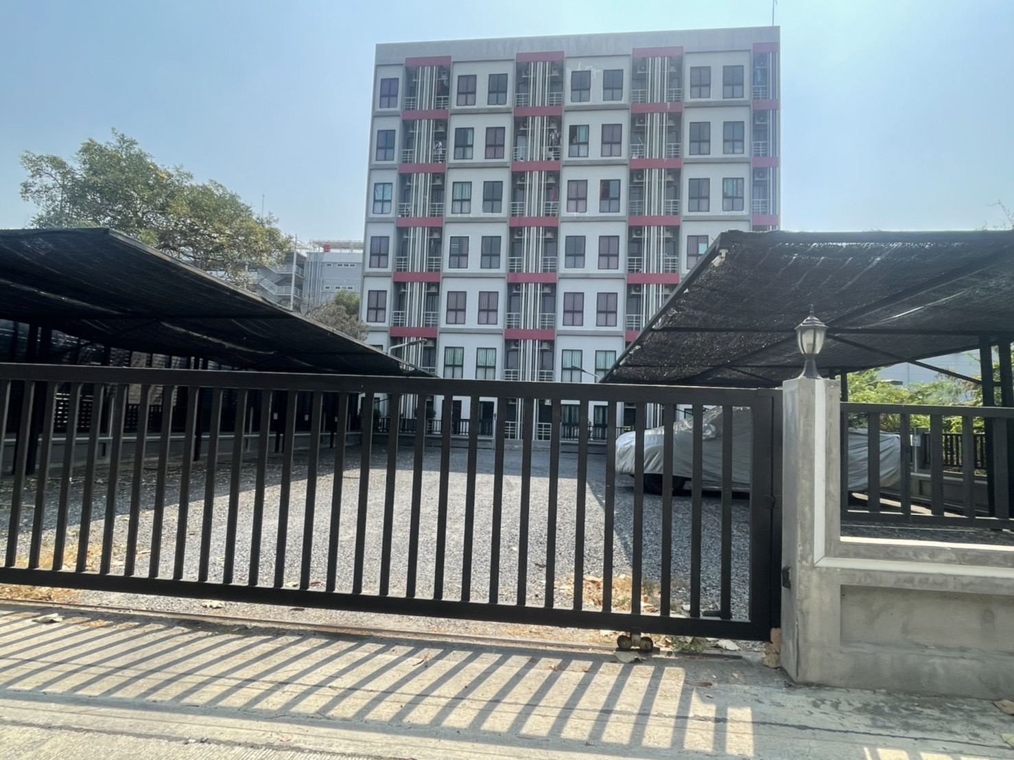 อพาร์ทเม้นท์ 7 ขั้น มีลิฟท์ ติดห้างสรรพสินค้า ทำเลรถไฟฟ้า โรงพยาบาล  แหล่งธุรกิจ ย่านรามอินทรา