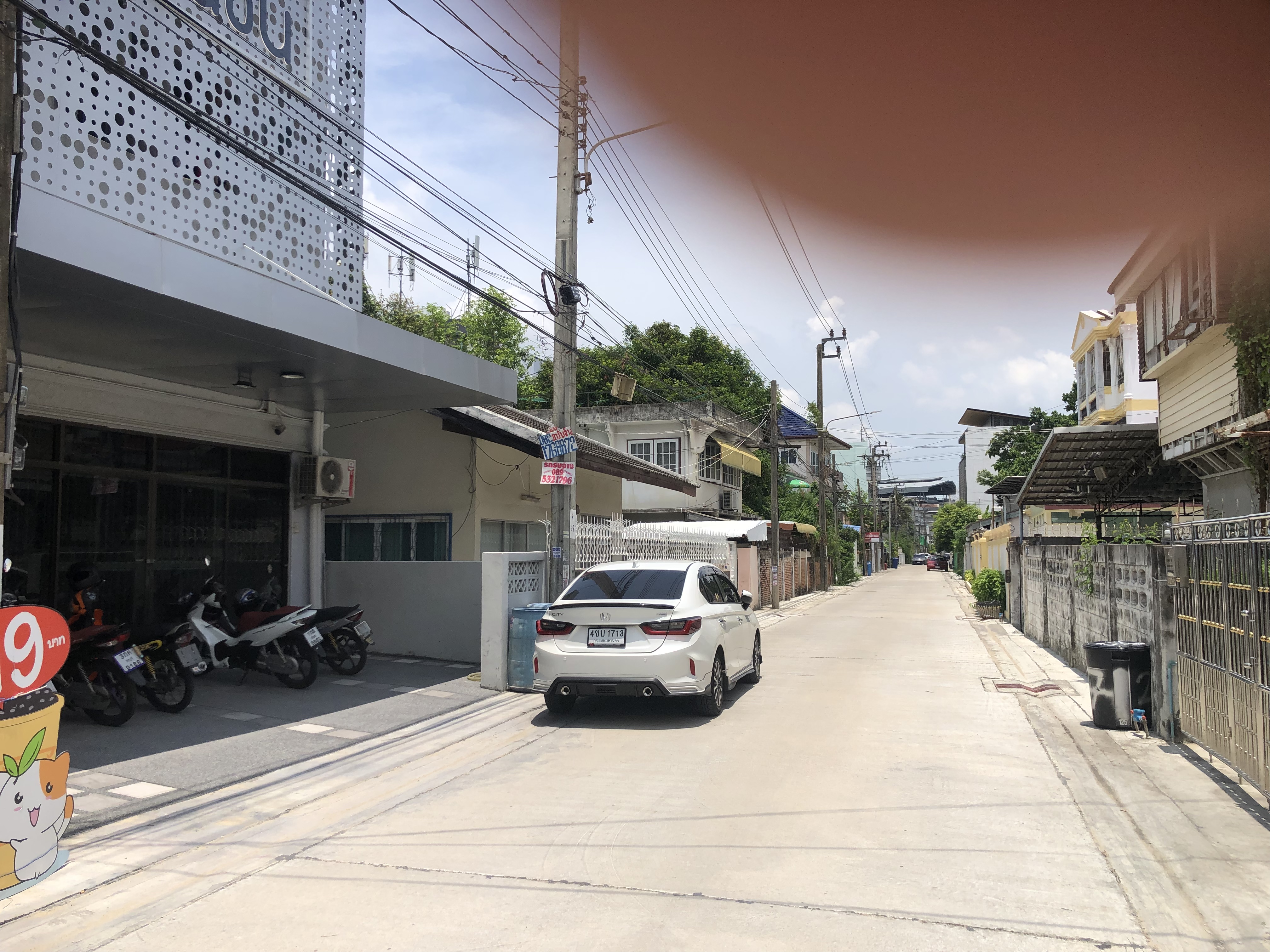 อพาร์ทเม้นท์ รถไฟฟ้า แหล่งธุรกิจ ลาดพร้าว ทางด่วน เอกมัย 