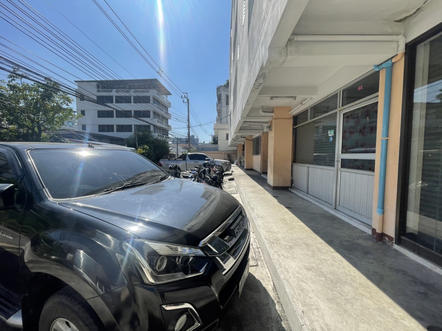 อพาร์ทเม้นท์ 5 ชั้น นท. 200 ตรว 57 ห้อง ทำเลรถไฟฟ้า ลาดพร้าว ทางด่วน เอกมัย รามอินทรา