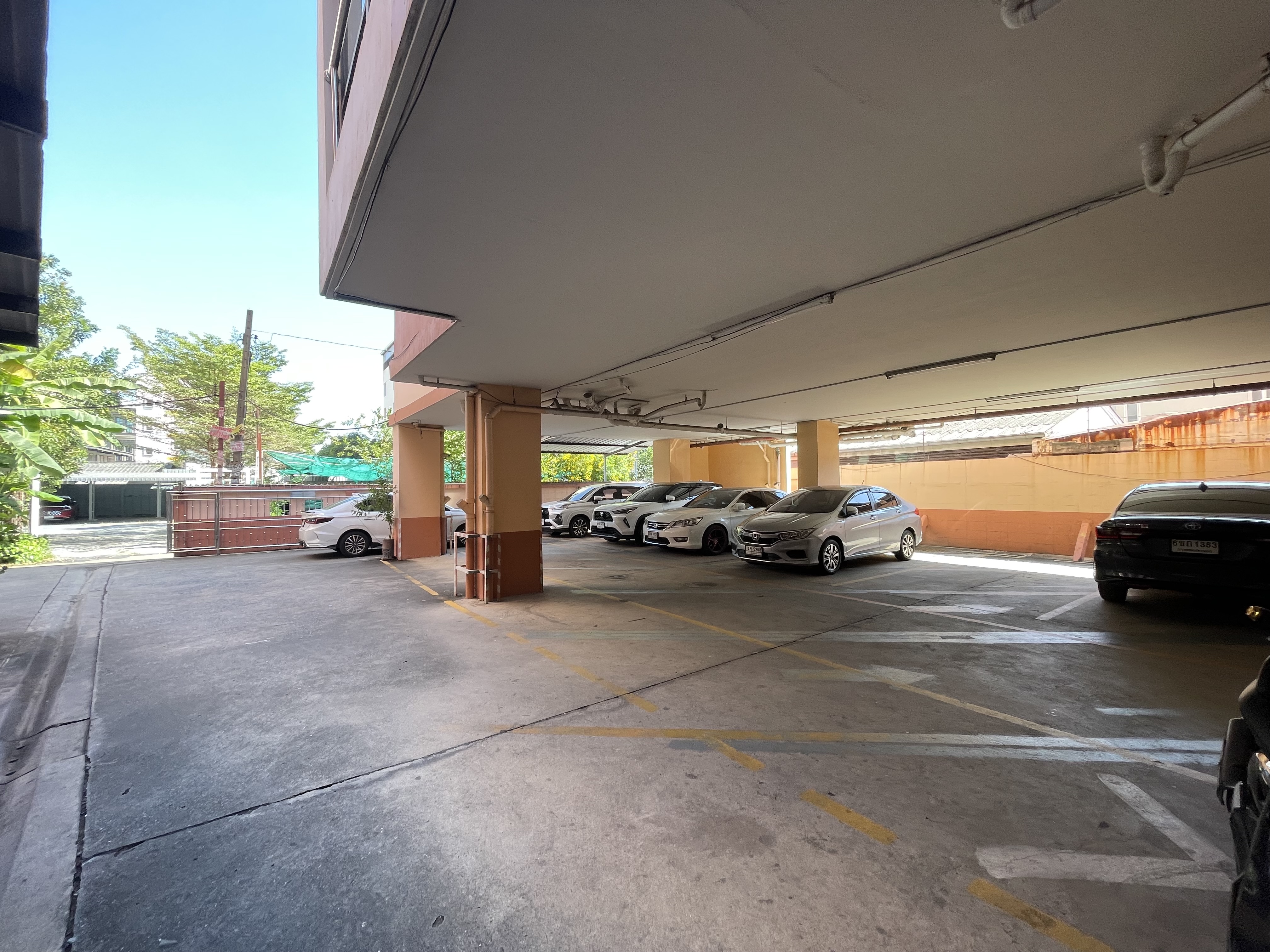 ขาย เนื้อที่408.60ตรว. ถ.รัชดาภิเษก