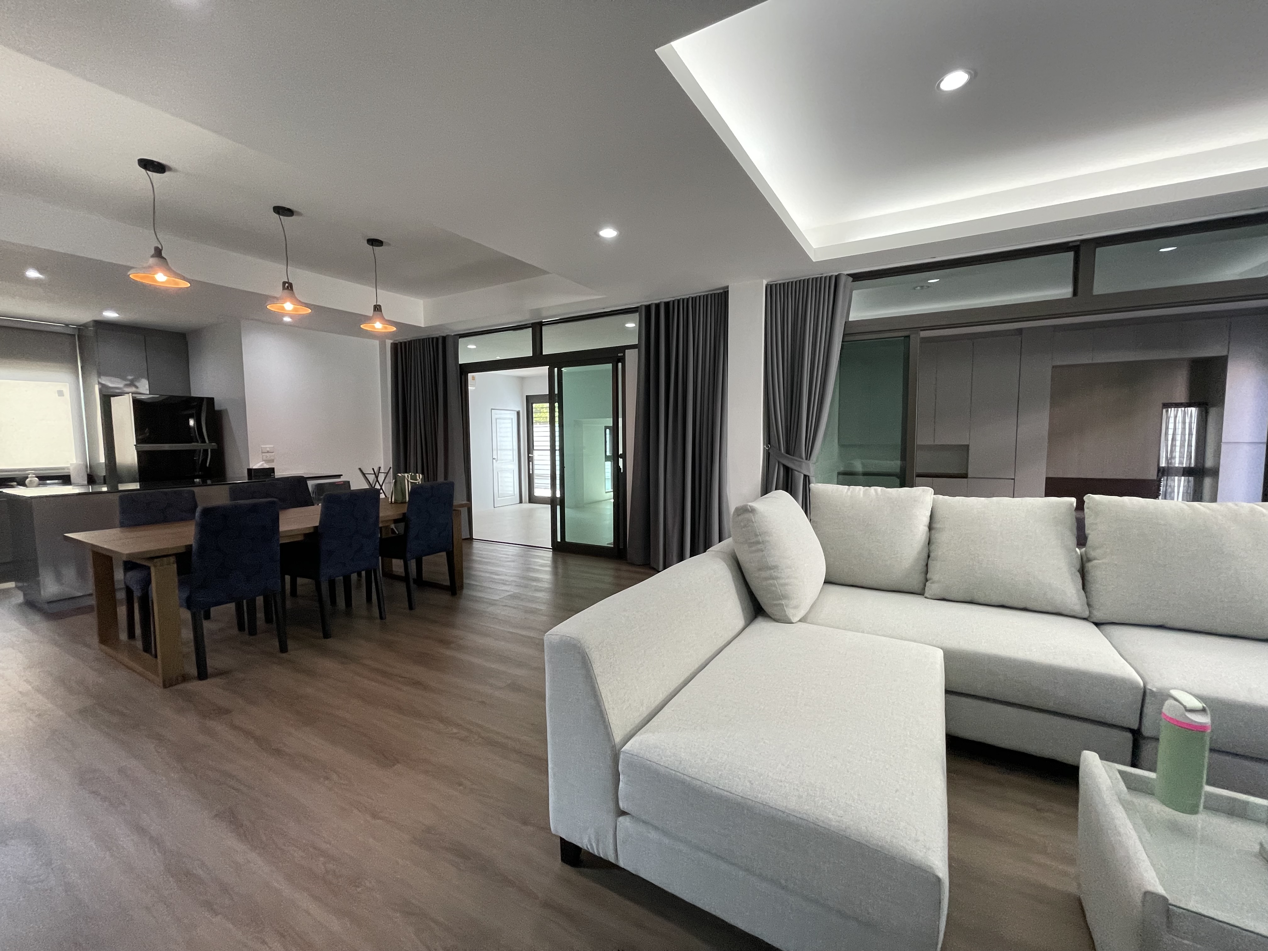 ขาย เนื้อที่130ตรว. ถ.รัชดาภิเษก วิภาวดี 