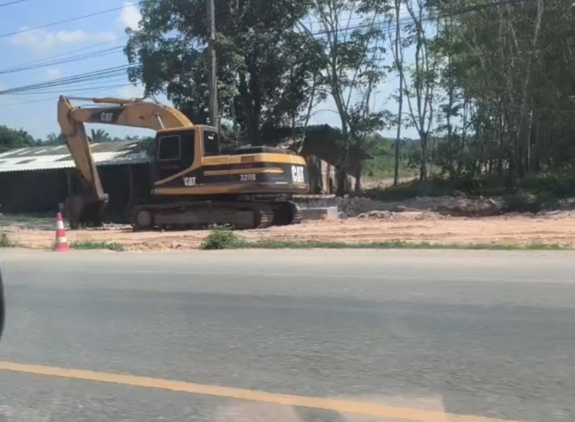 ขาย เนื้อที่24-2-33ไร่ ถ.พระแสง-อ่าวลึก