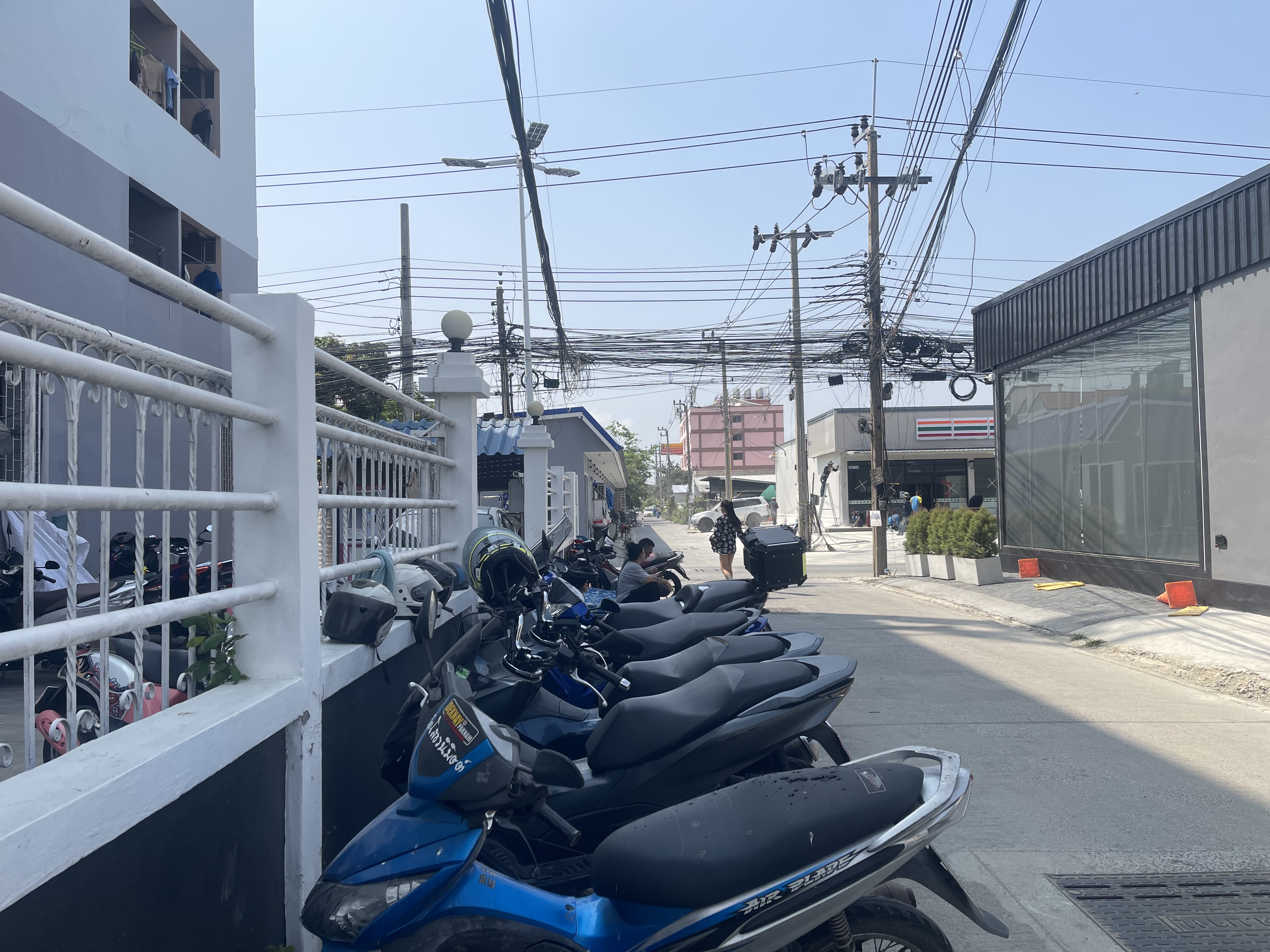 อพาร์ทเม้นท์ ทำเลติด 7-11 ใกล้รถไฟฟ้า บางปู สุขุมวิท